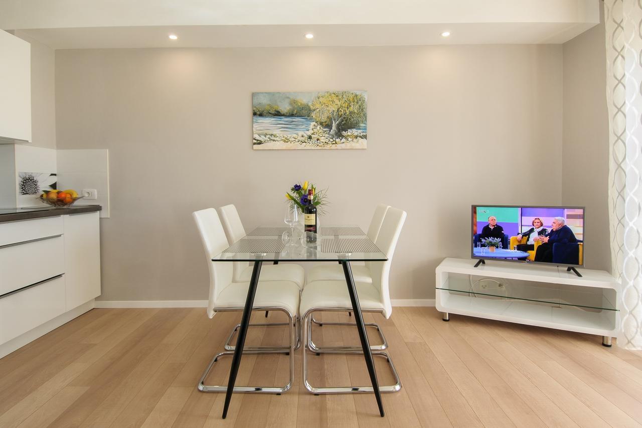 Apartment Motovunska 39 ポレッチ エクステリア 写真